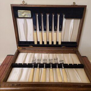 Vintage Sheffield Fish Cutlery Set 12 Piece In Original Presentation Case